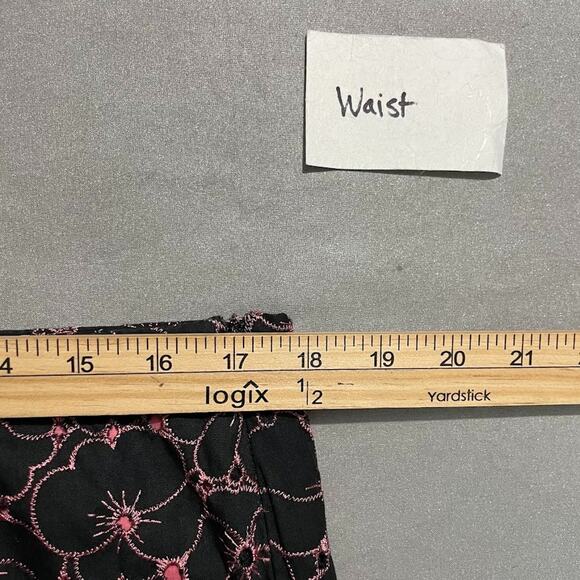 Fashion Bug Size 18 Black Pink Embroidered Eyelet Skirt Dark Whimsigoth Romantic - Picture 6 of 8